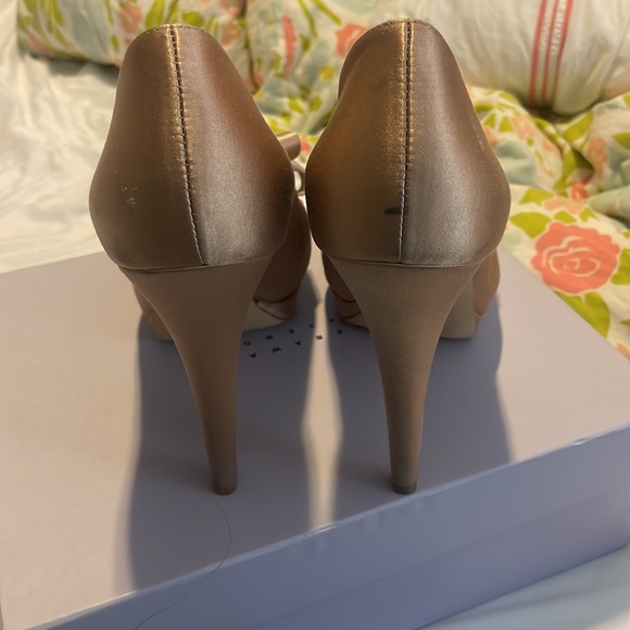 Vera Wang Lavender Label Sammy Latte Satin Peeptoe Pump - Picture 4 of 5